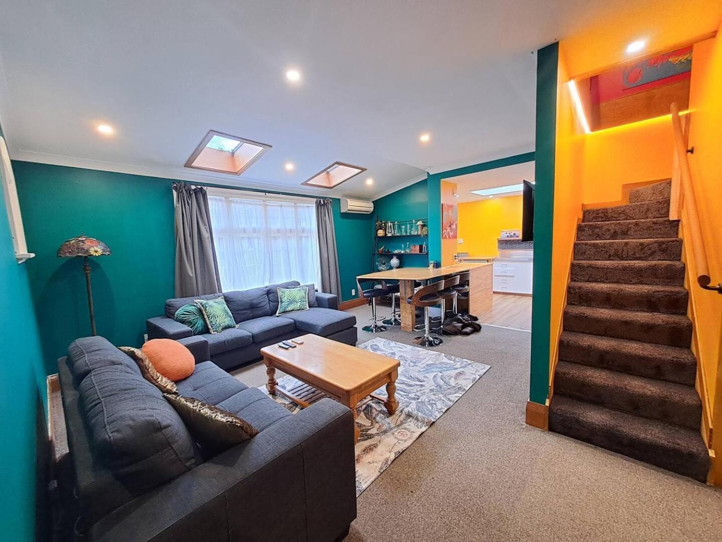A Stone'S Throw From Town Main House Hotell Dunedin Exteriör bild